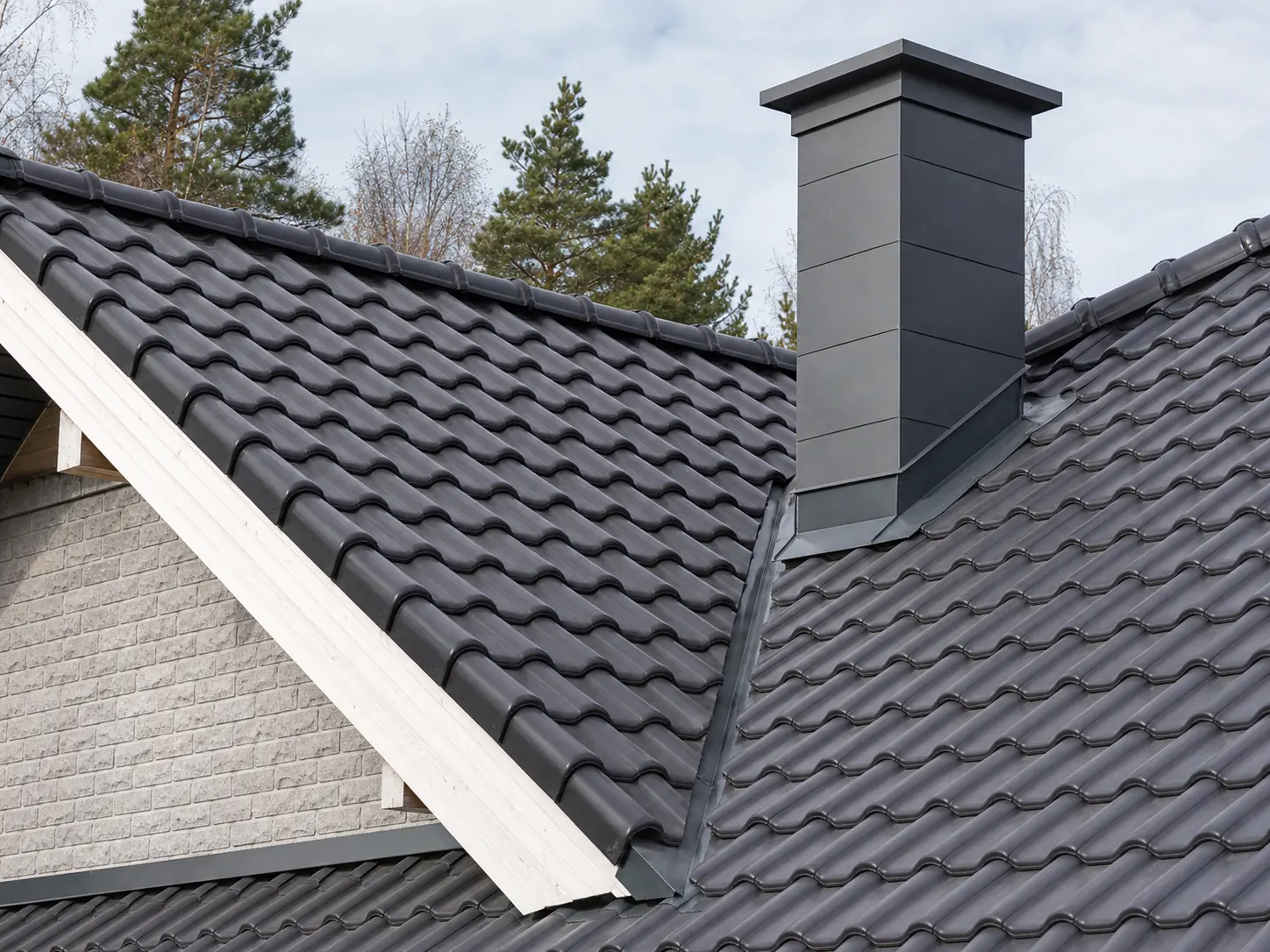 Roof chimney flashing